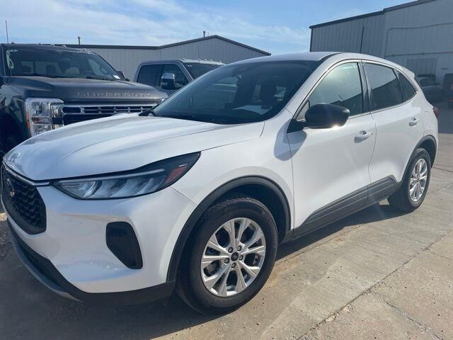 2025 Ford Escape Active — photo 1 of 13