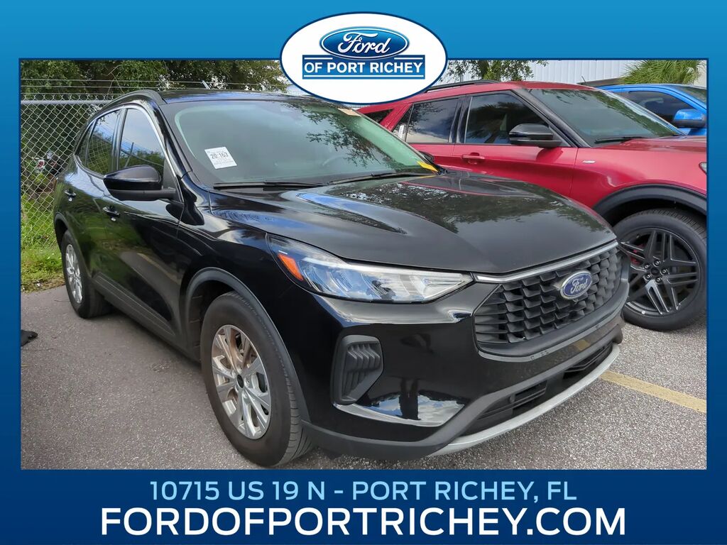 2023 Ford Escape Active — photo 1 of 13