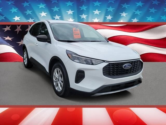 2023 Ford Escape Active — photo 1 of 12