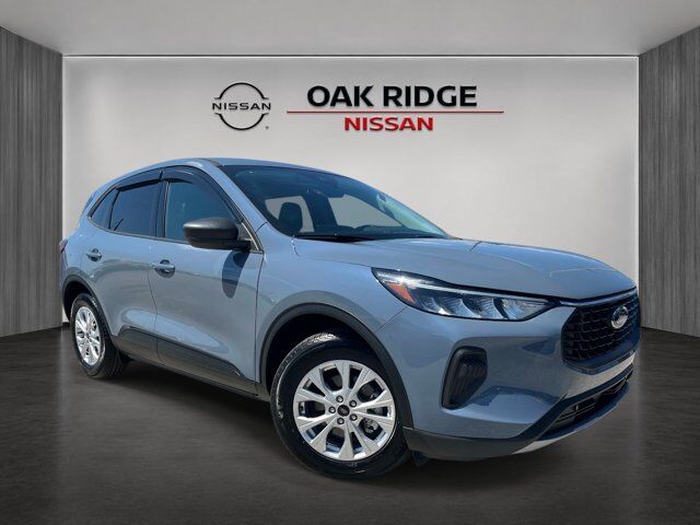 2025 Ford Escape Active — photo 1 of 13