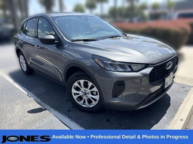 2025 Ford Escape Active — photo 1 of 27