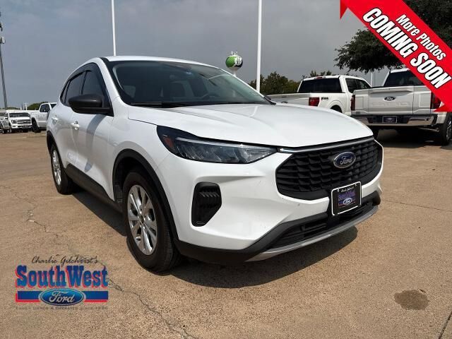 2023 Ford Escape Active — photo 1 of 13