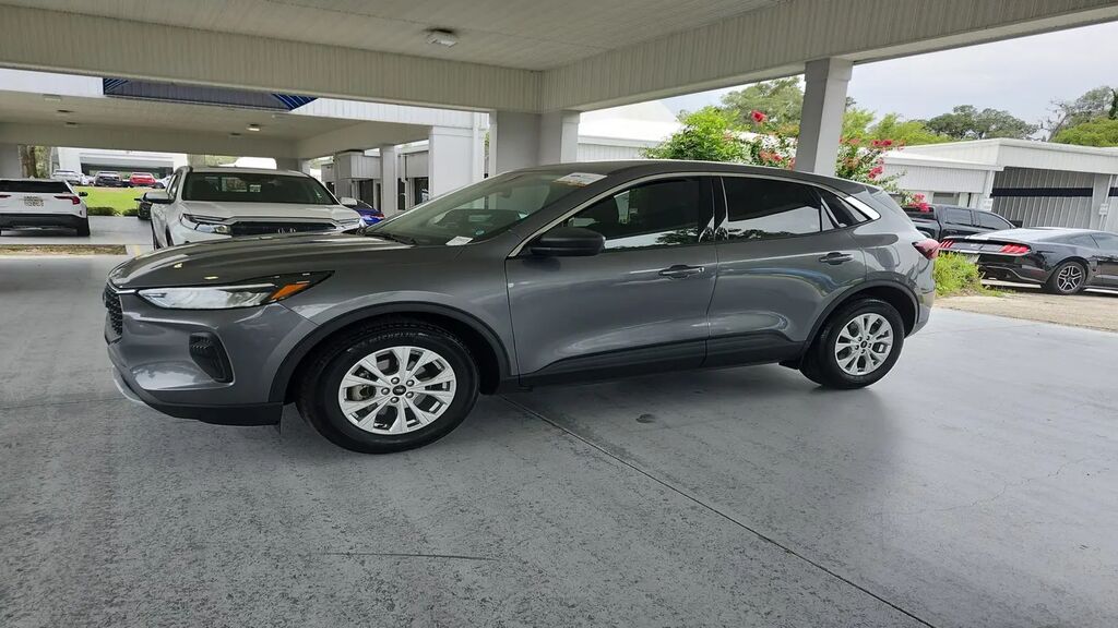 2024 Ford Escape Active — photo 1 of 26
