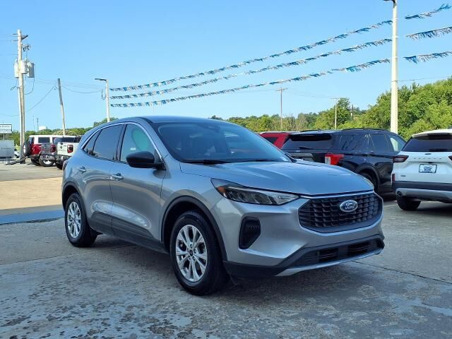 2024 Ford Escape Active — photo 1 of 26