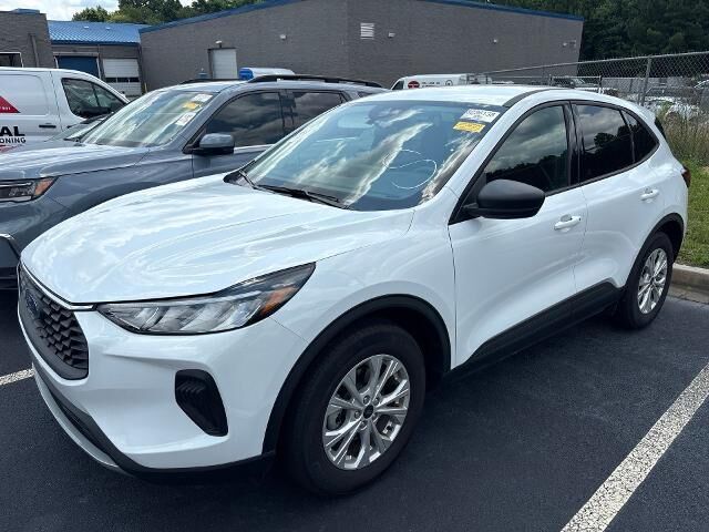 2025 Ford Escape Active — photo 1 of 13