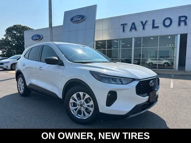 2023 Ford Escape Active — photo 1 of 13