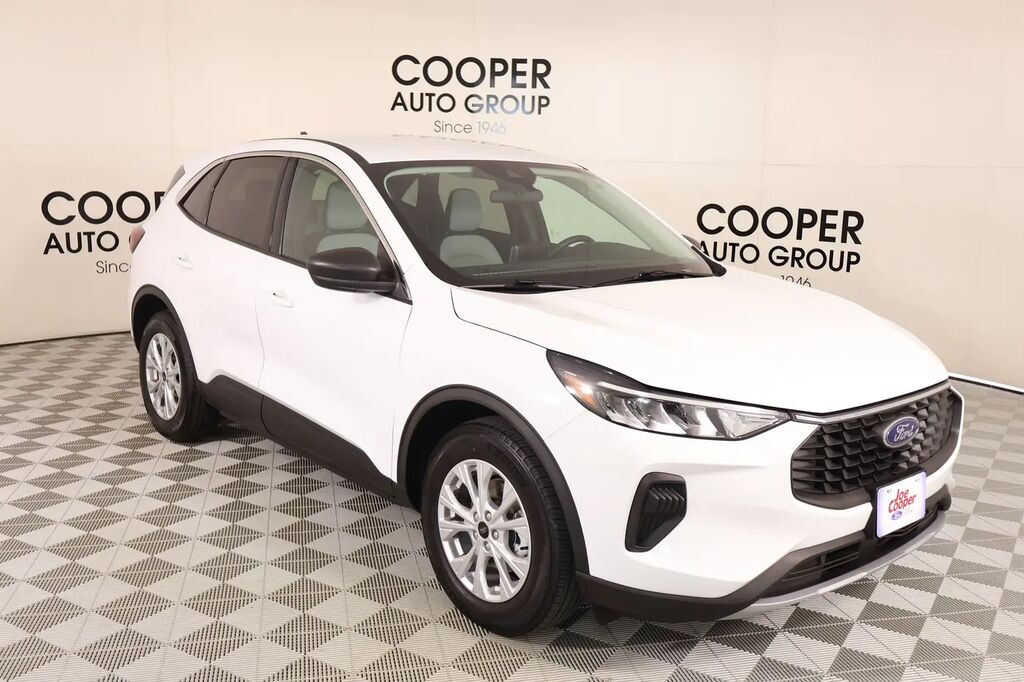 2024 Ford Escape Active — photo 1 of 26