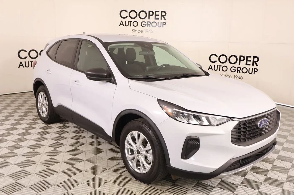 2025 Ford Escape Active — photo 1 of 13