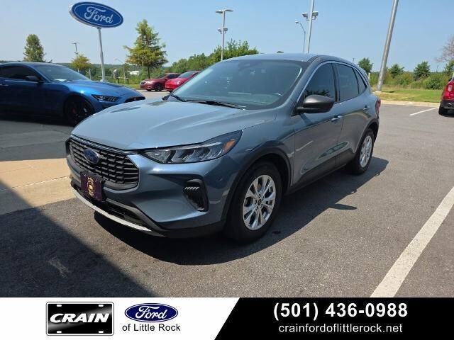 2023 Ford Escape Active — photo 1 of 13