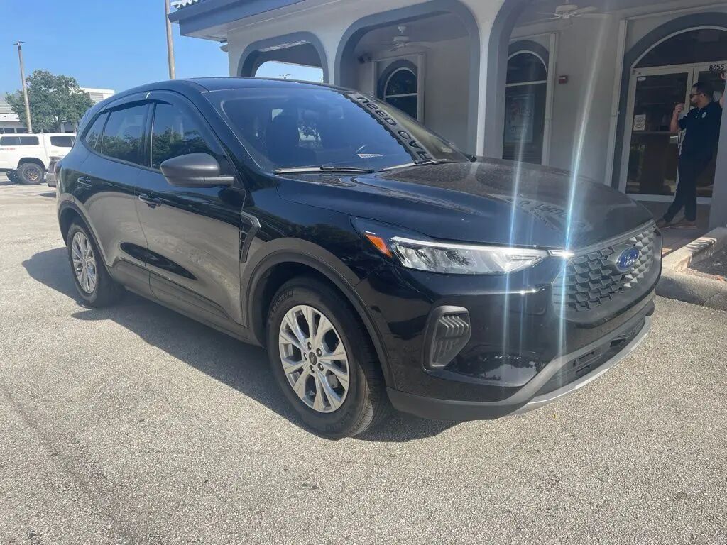 2025 Ford Escape Active — photo 1 of 29