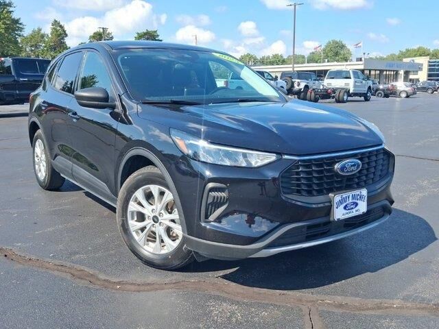 2025 Ford Escape Active — photo 1 of 39