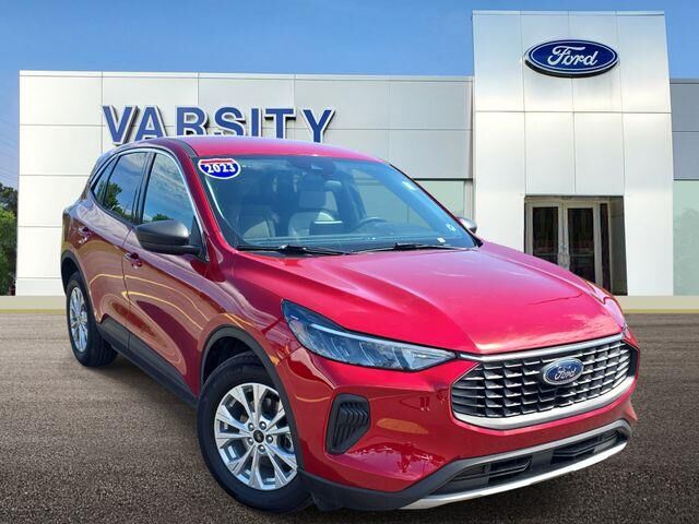 2023 Ford Escape Active — photo 1 of 13