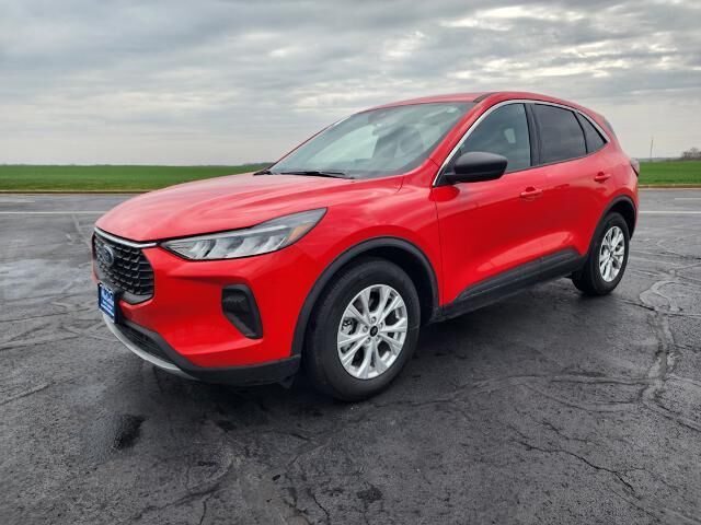 2024 Ford Escape Active — photo 1 of 3