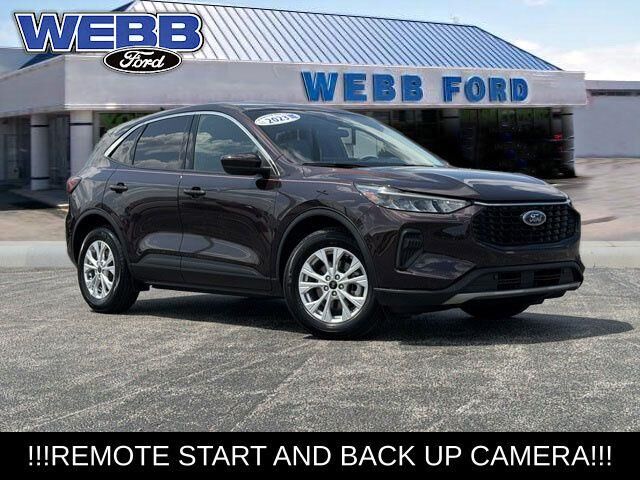 2023 Ford Escape Active — photo 1 of 26