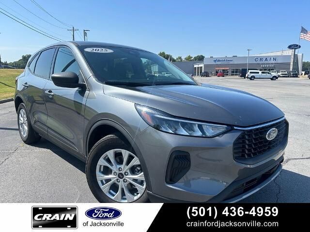 2025 Ford Escape Active — photo 1 of 13