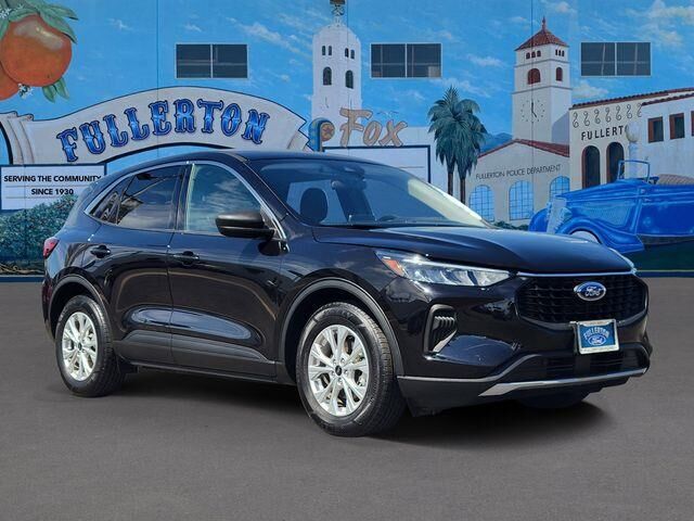 2024 Ford Escape Active — photo 1 of 26