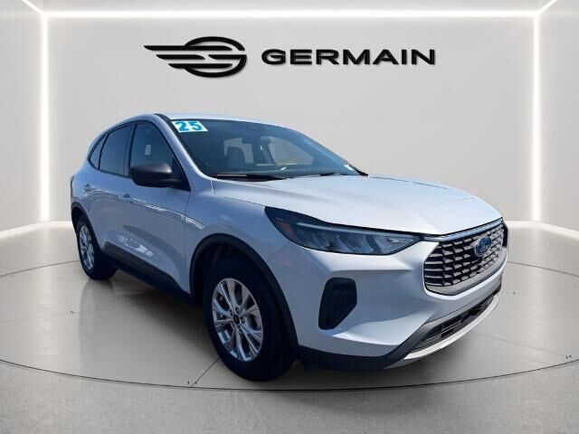 2025 Ford Escape Active — photo 1 of 13