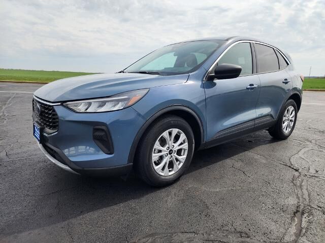 2023 Ford Escape Active — photo 1 of 13