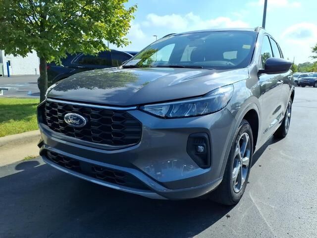 2023 Ford Escape Active — photo 1 of 13