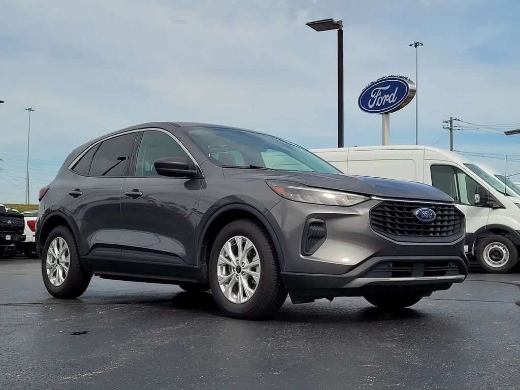 2023 Ford Escape Active — photo 1 of 11