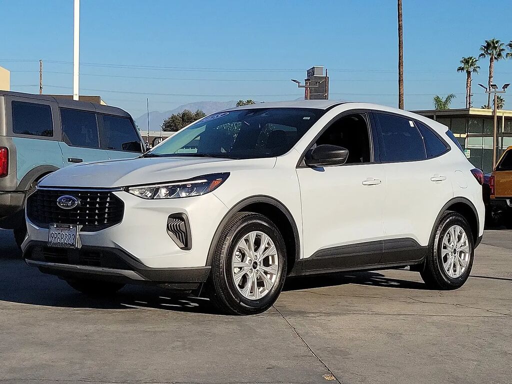 2025 Ford Escape Active — photo 1 of 26