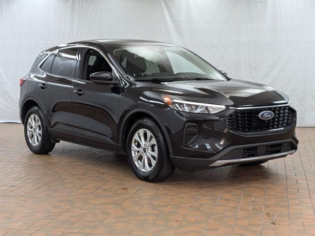 2023 Ford Escape Active — photo 1 of 13