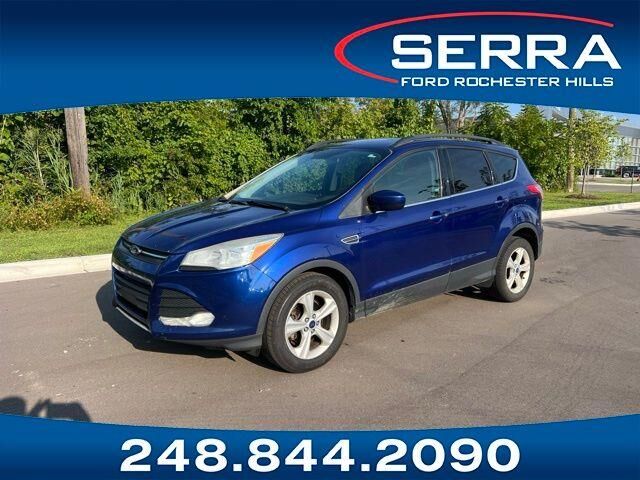 2015 Ford Escape SE — photo 1 of 13