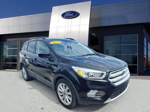 2019 Ford Escape SEL — photo 1 of 4