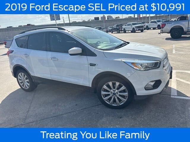 2019 Ford Escape SEL — photo 1 of 11