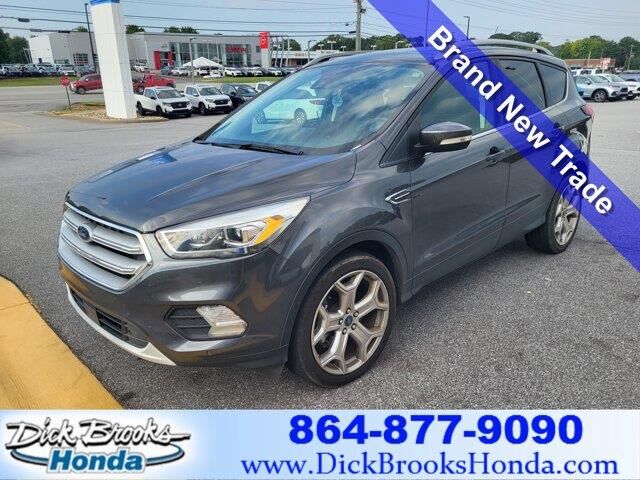 2019 Ford Escape Titanium — photo 1 of 10