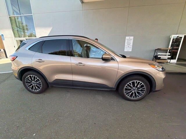2021 Ford Escape Plug-In Hybrid Titanium