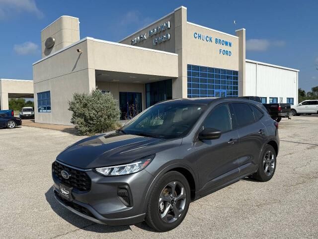 2024 Ford Escape ST-Line — photo 1 of 13