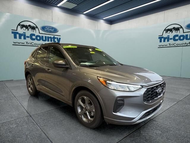 2024 Ford Escape ST-Line — photo 1 of 9