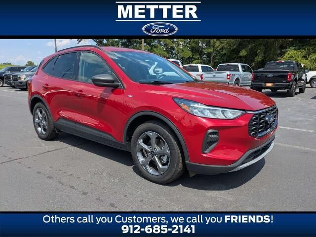 2025 Ford Escape ST-Line — photo 1 of 13
