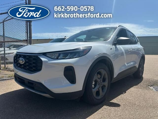 2025 Ford Escape ST-Line — photo 1 of 13
