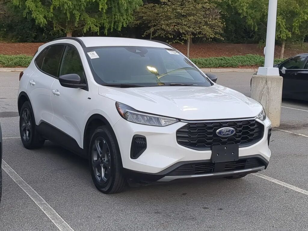 2025 Ford Escape ST-Line — photo 1 of 4