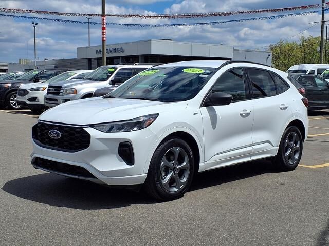 2023 Ford Escape ST-Line — photo 1 of 13