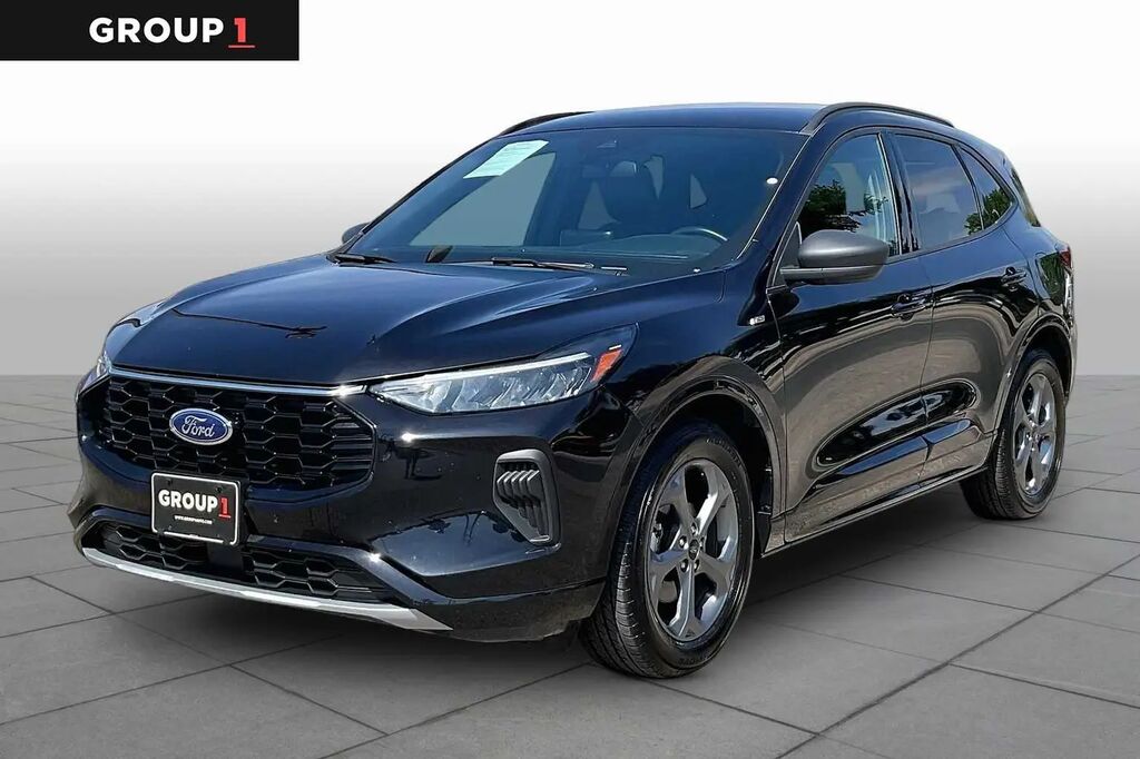 2024 Ford Escape ST-Line — photo 1 of 12