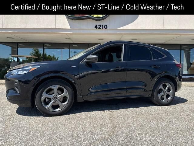 2024 Ford Escape ST-Line — photo 1 of 13