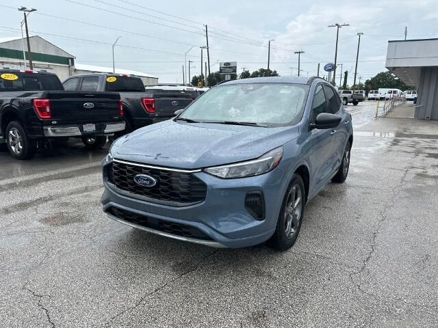 2024 Ford Escape ST-Line — photo 1 of 33