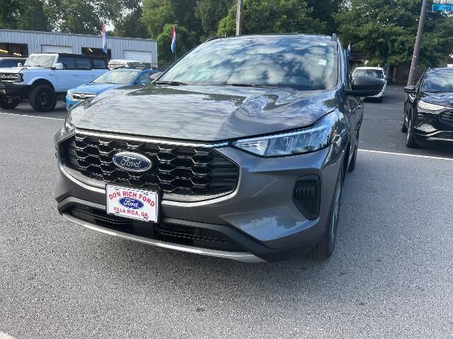2025 Ford Escape ST-Line — photo 1 of 25