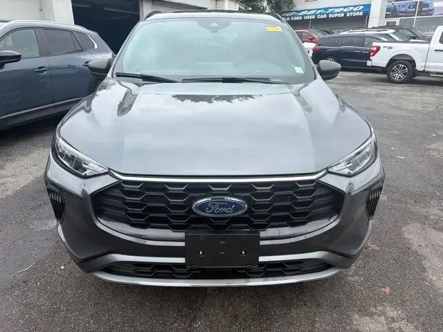 2023 Ford Escape ST-Line — photo 1 of 13