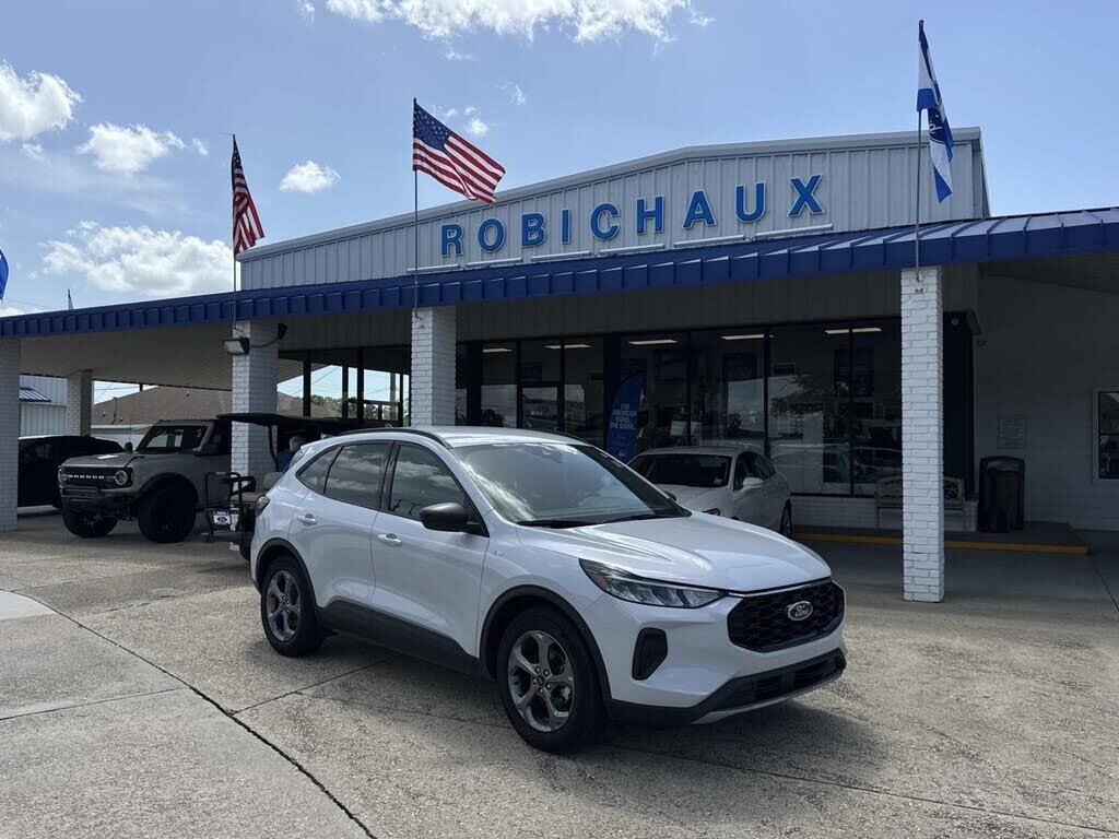 2025 Ford Escape ST-Line — photo 1 of 1