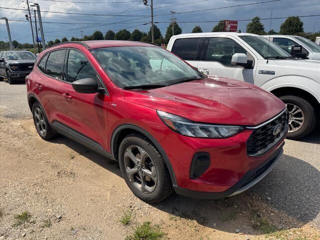 2025 Ford Escape ST-Line — photo 1 of 4