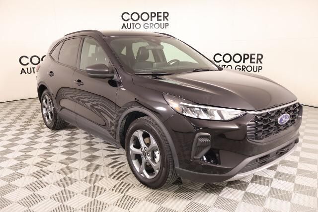 2025 Ford Escape ST-Line — photo 1 of 26