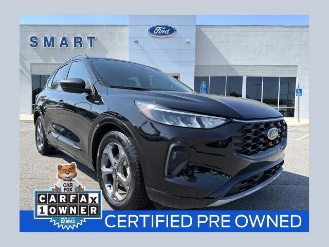 2023 Ford Escape ST-Line — photo 1 of 26