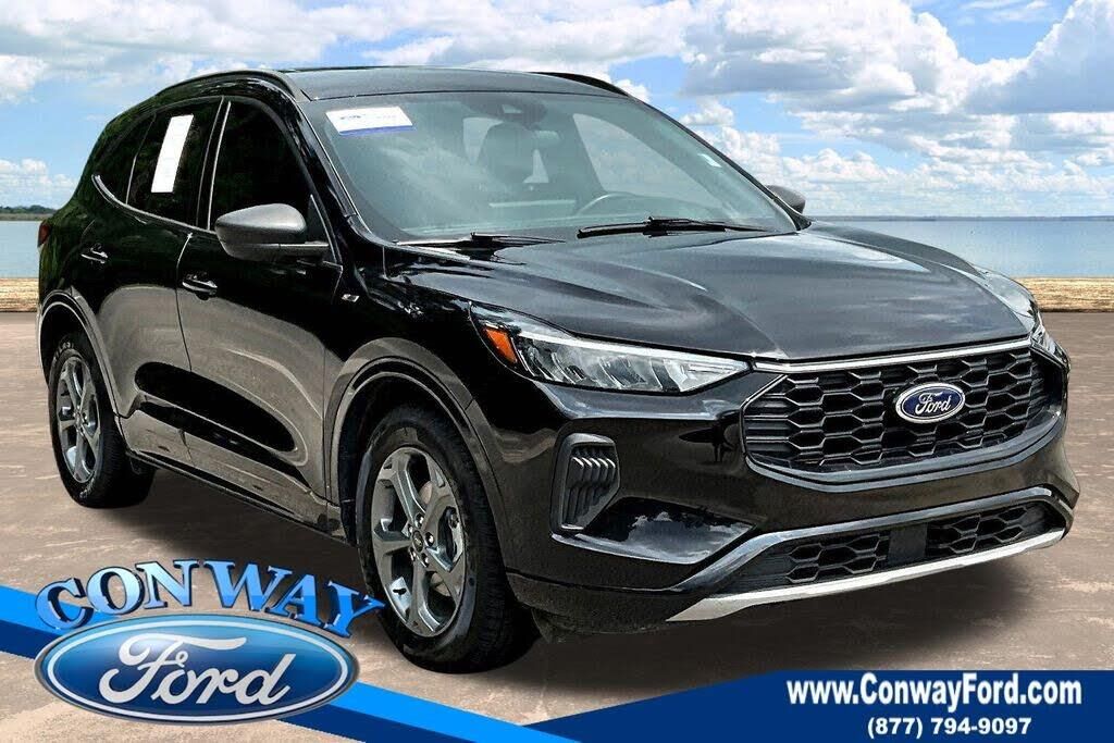 2024 Ford Escape ST-Line — photo 1 of 13