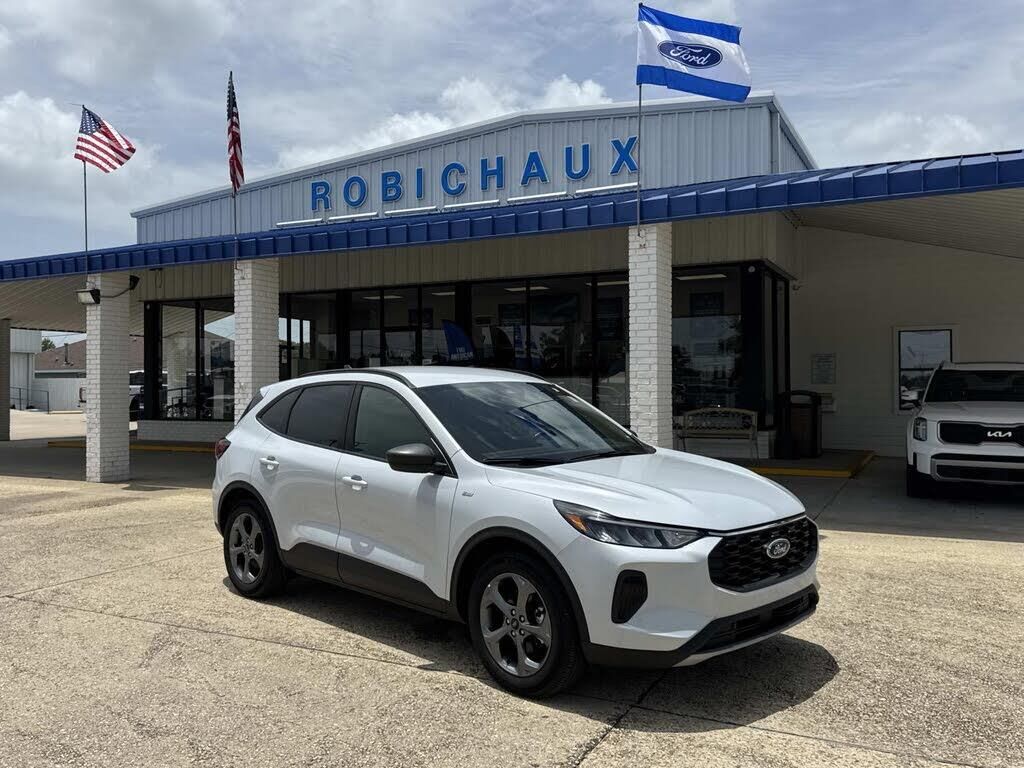 2025 Ford Escape ST-Line — photo 1 of 1
