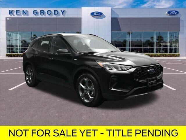 2025 Ford Escape ST-Line — photo 1 of 26