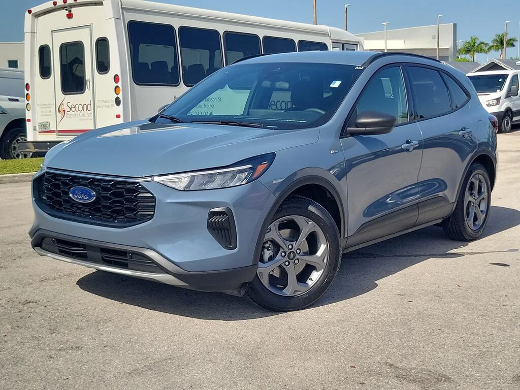 2025 Ford Escape ST-Line — photo 1 of 13